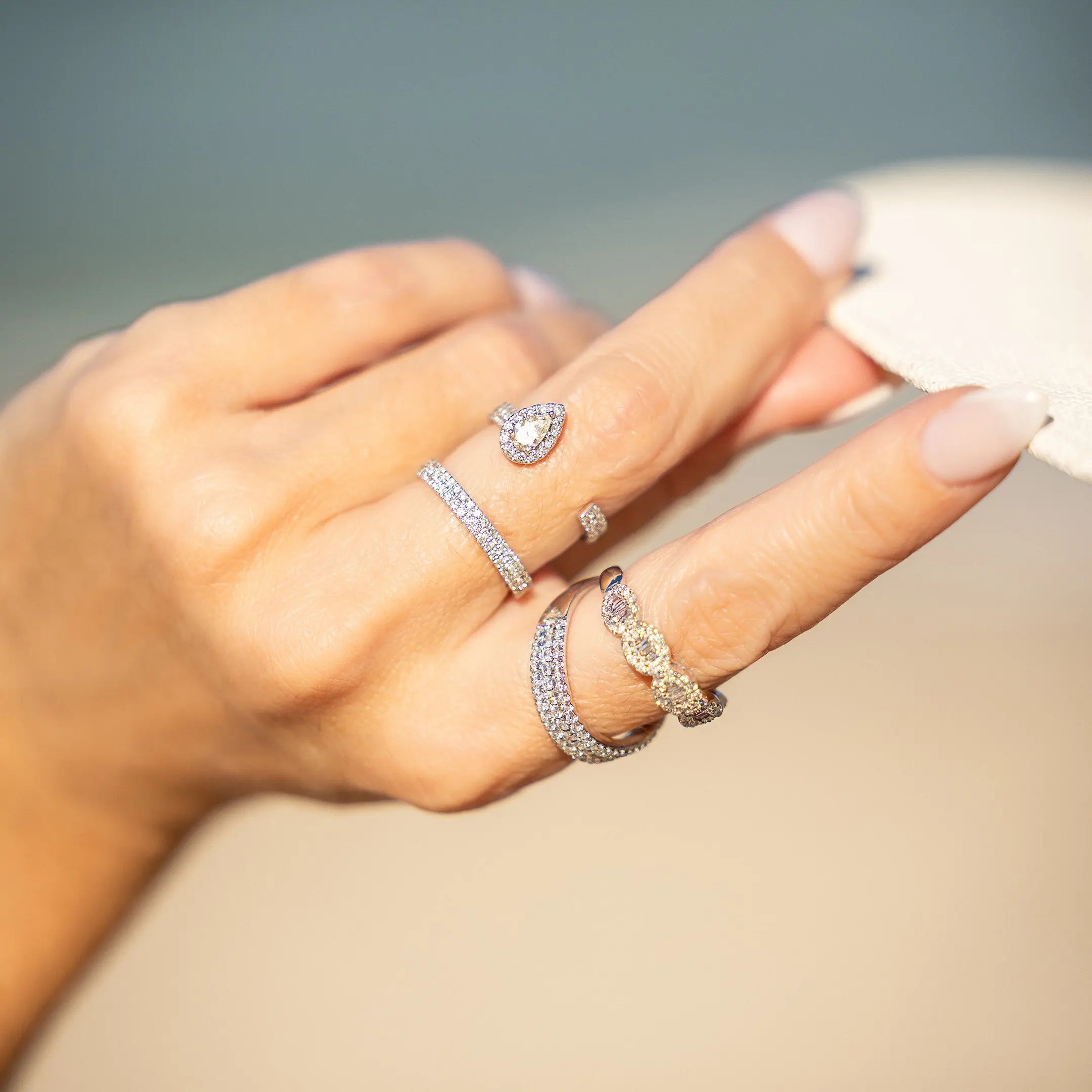 Double Band Diamond Cocktail Ring in 18K White Gold | JJ Jewelry Miami