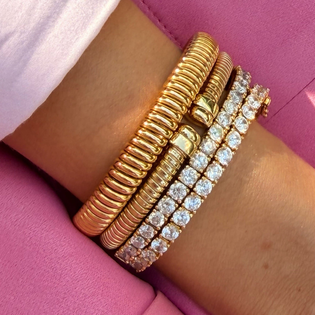 Half-Eternity Flexible Diamond Bangle in 18K Gold, detail | JJ Jewelry Miami