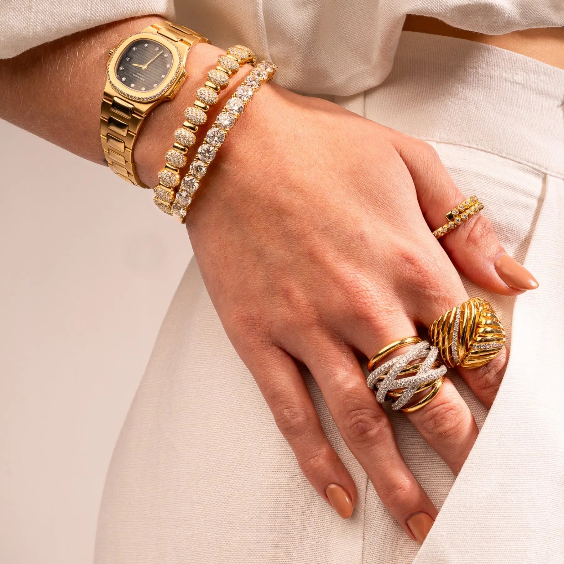 Oval Pavé Diamond Bracelet in Yellow Gold Princess Jewelry Shop