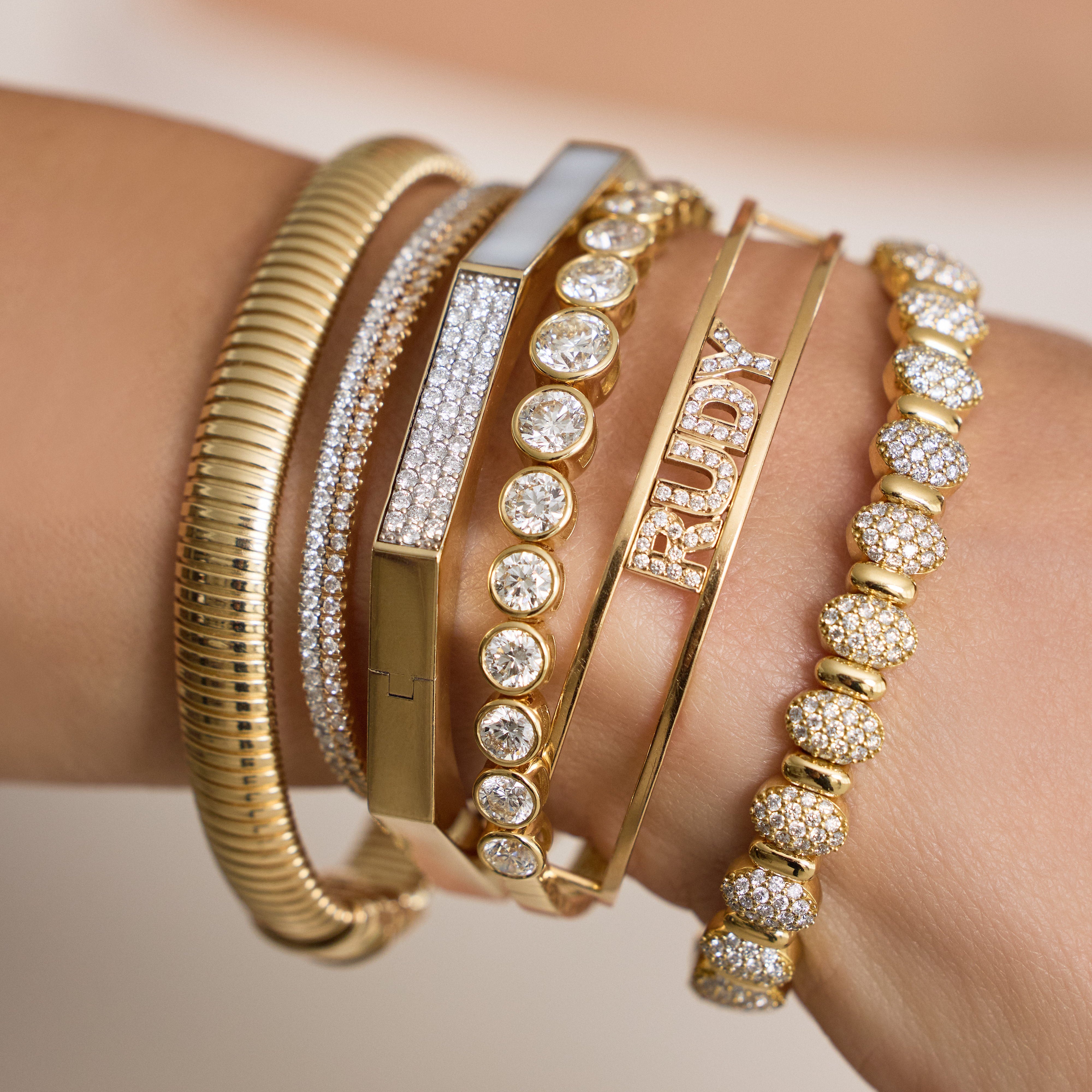 Dégradé Diamond Bezel Bangle in 18K Yellow Gold