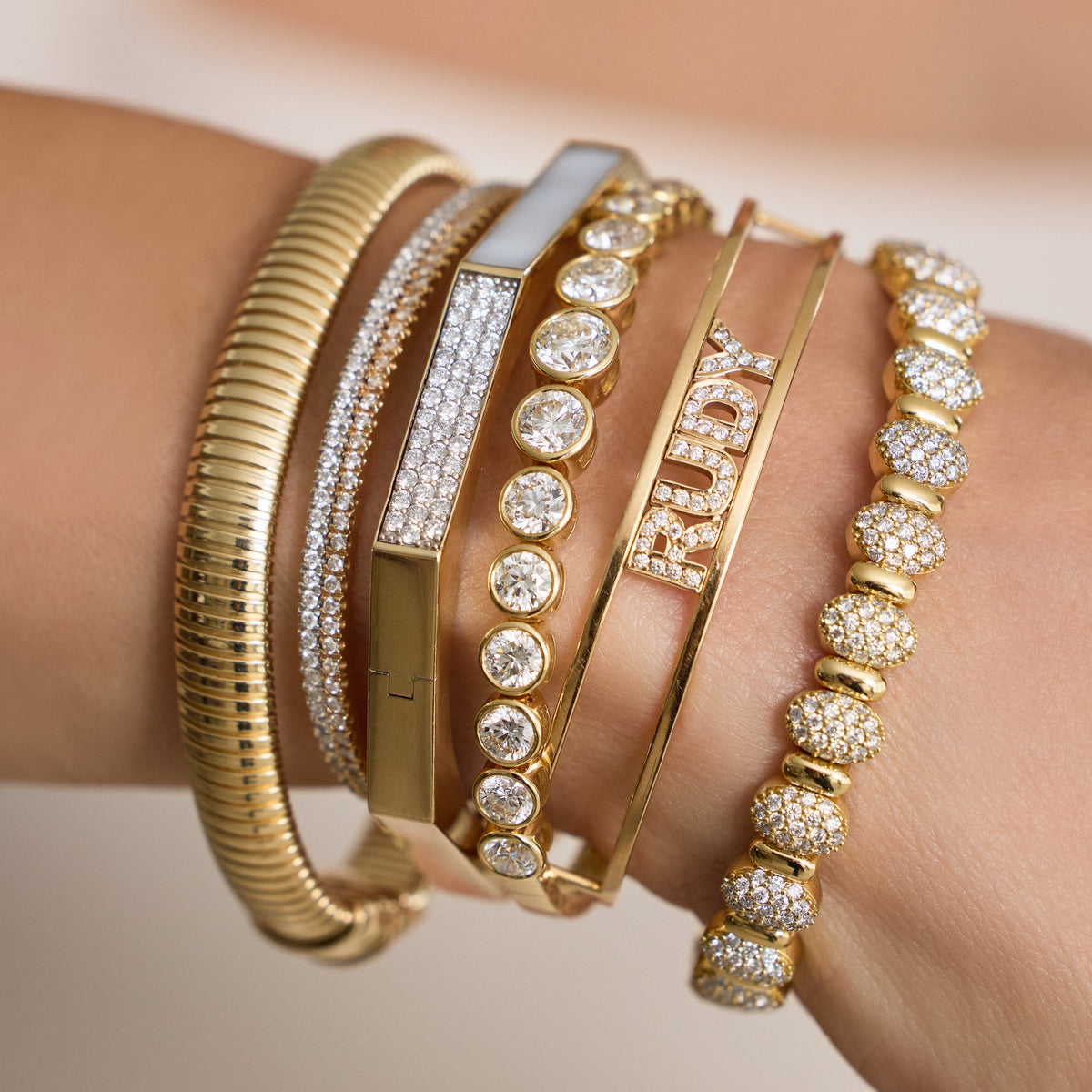 Oval Pavé Diamond Link Bracelet in 18K Yellow Gold | JJ Jewelry Miami