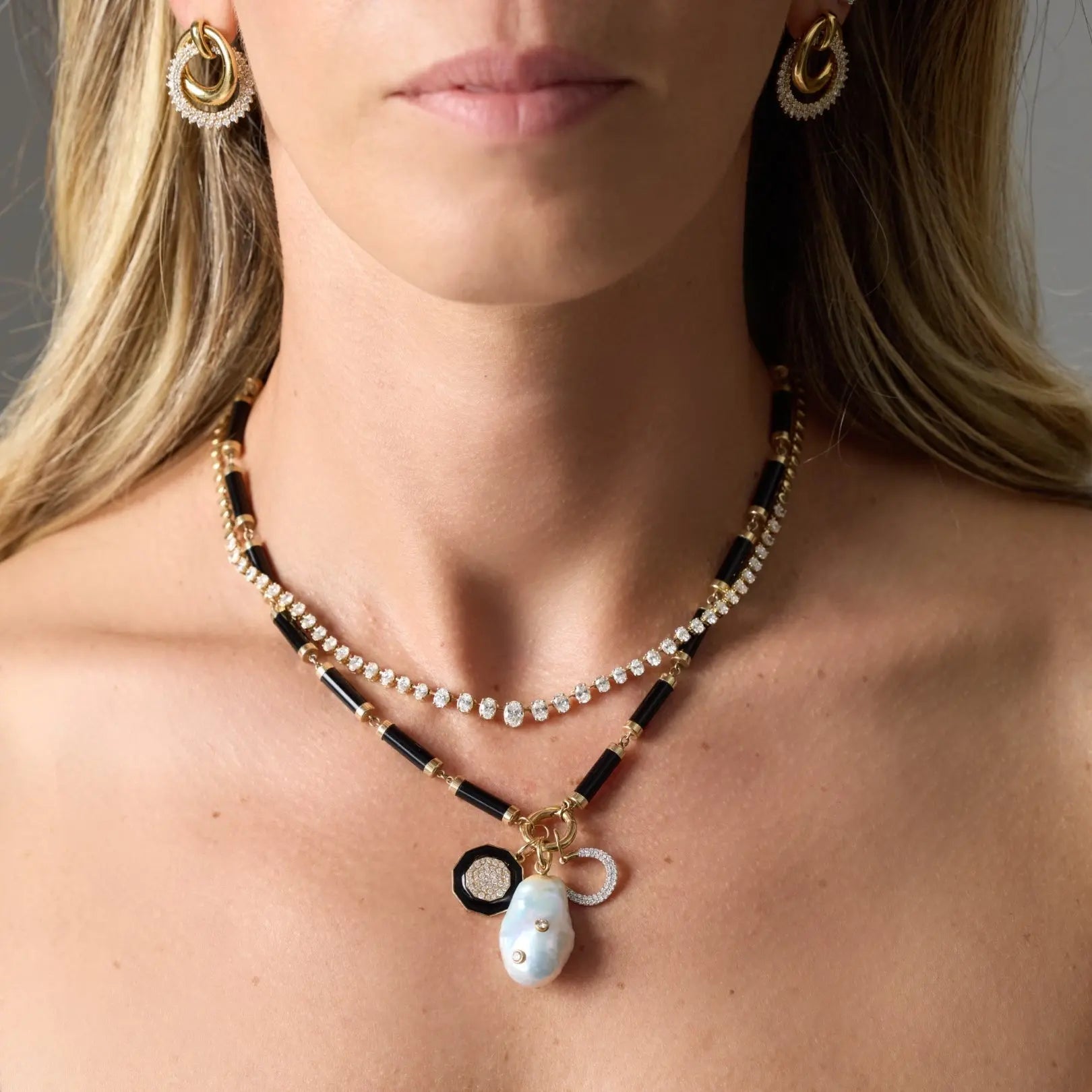 Cylinder necklace with gemstones in 14K yellow gold by JJ Jewelry