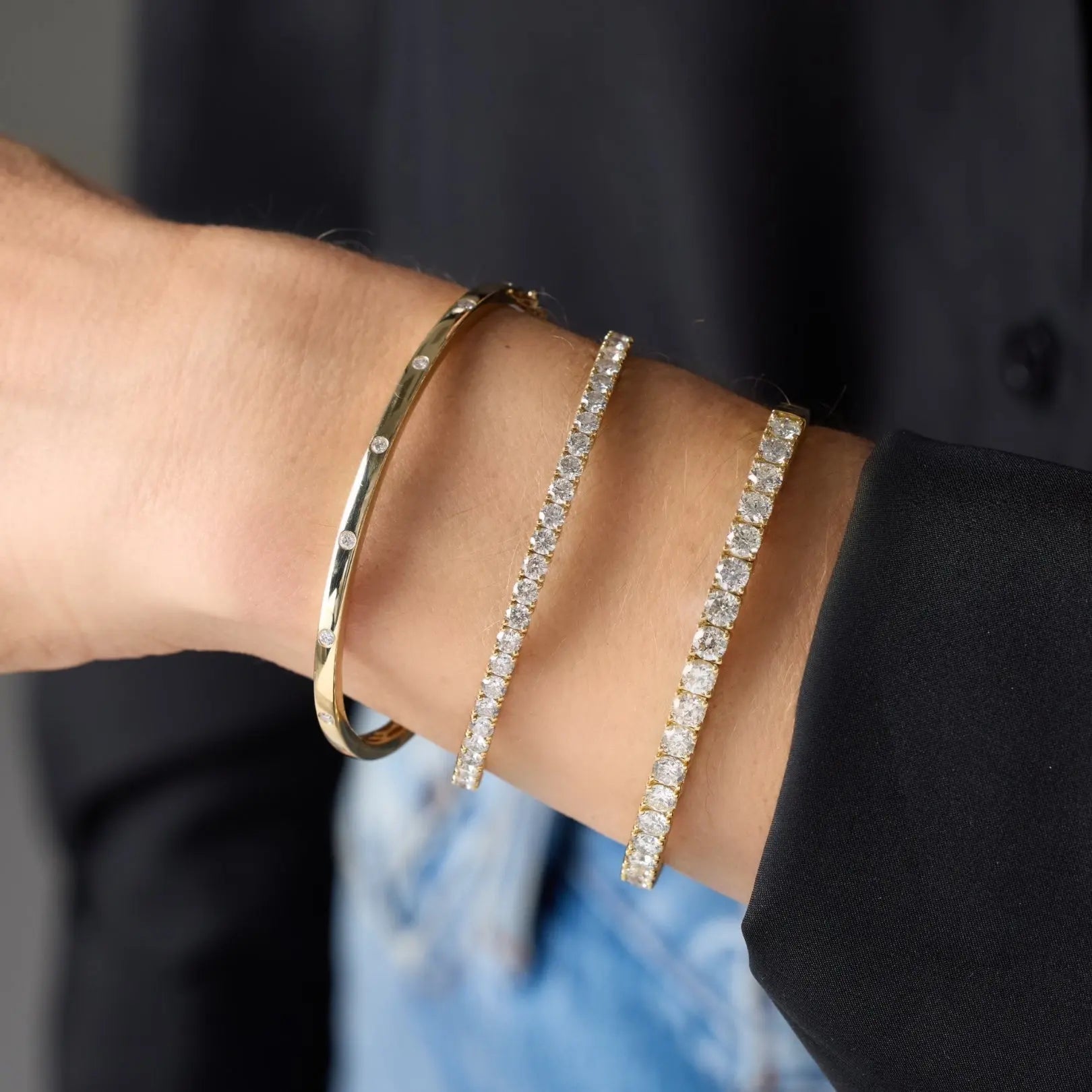 Half Diamond Flexible Bangle Bracelet in White Gold – 11 Carats JJ