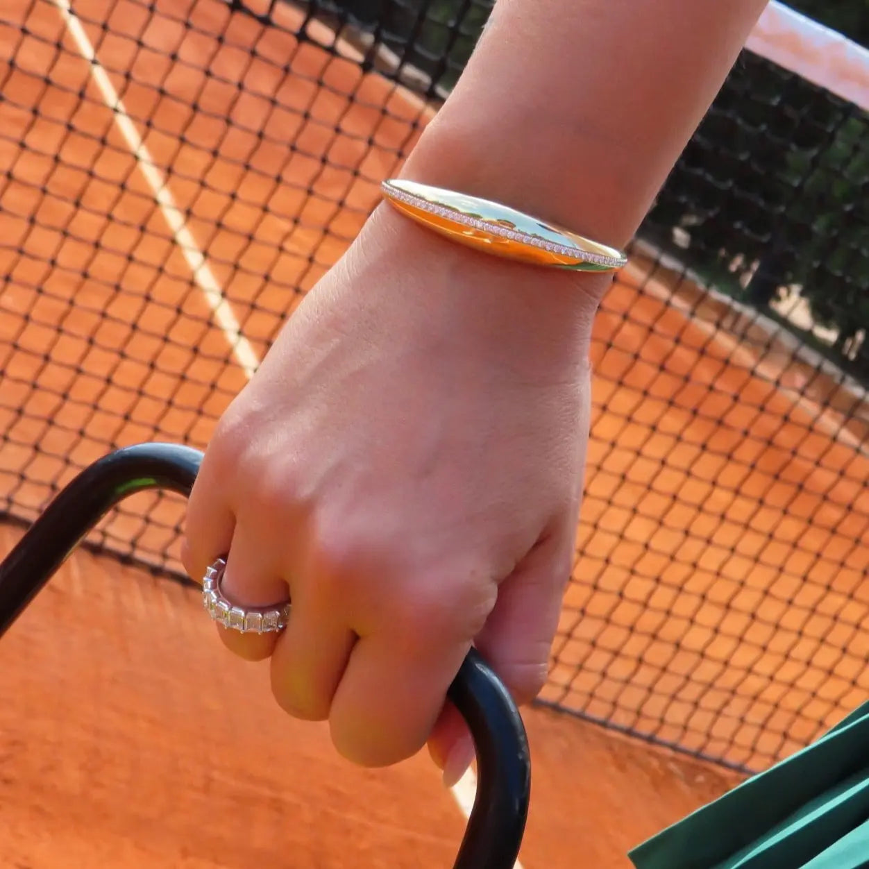   LINE DIA GOLD BANG BRAC D1.38 18KY SIZE 6.0 Princess Jewelry Shop